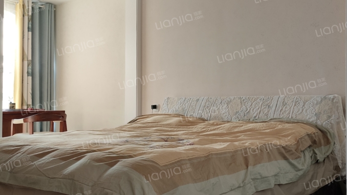 朝阳的两居，采光好，视野好，小区环境好，品质好-卧室A