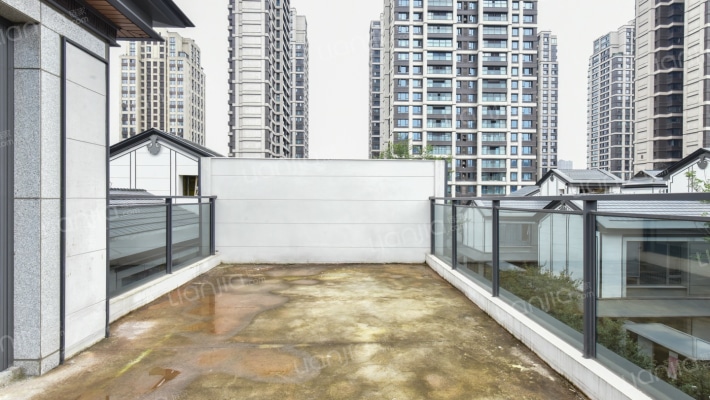 香港置地品质楼盘、单层约200㎡、2+3中式合院别墅-露台