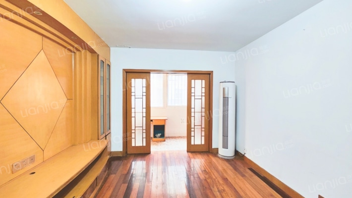 中央路141号二手房实景图