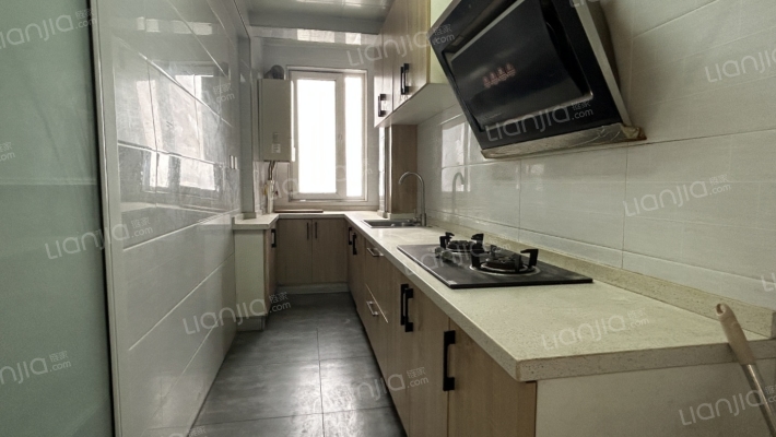 东大街 怡安馨居 93.57平 大两居 精装修 满二-厨房