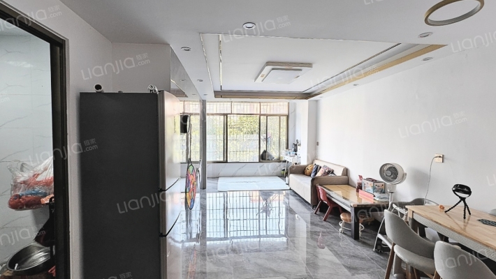 跃华路二手房实景图