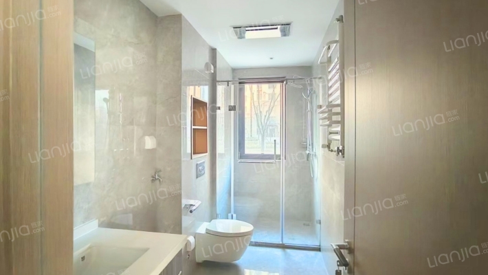 房子是个跃层装修好一天没住过集中供暖-卫生间A