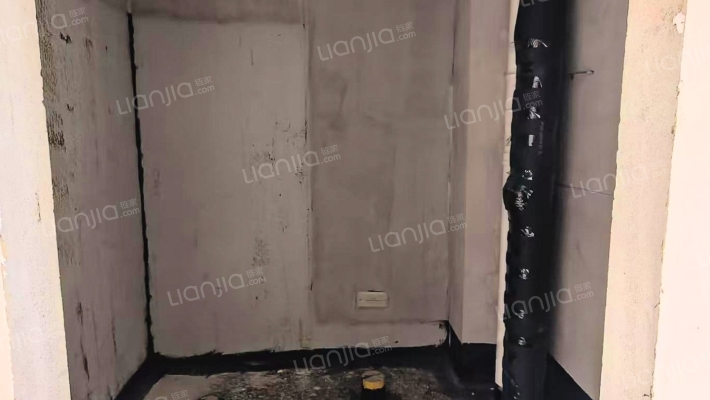 东京都高尔夫别墅区内电梯房 南北通透三居-卫生间B