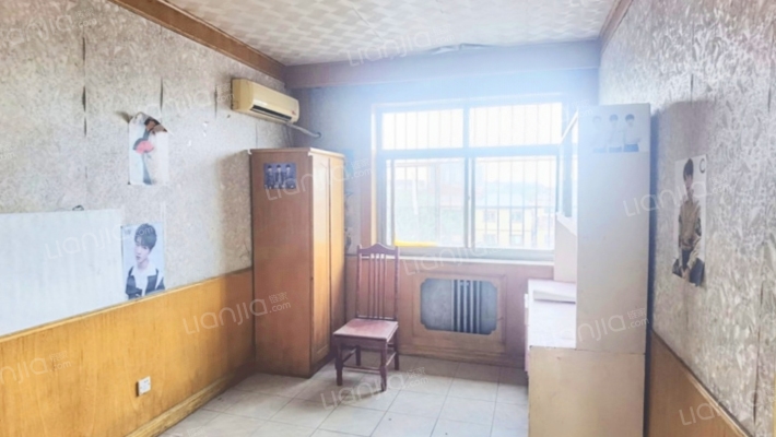 鼓楼大街生活方便，南北通透户型，业主诚意出售-卧室B