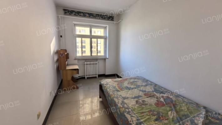 此房满五 南北通透格局 交通便利 配套齐全-卧室C