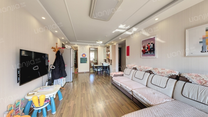 万科翡翠公园二期二手房实景图