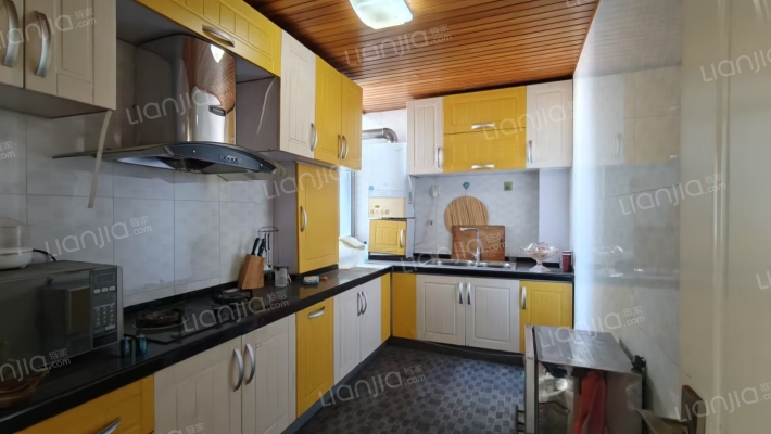 范阳路，一梯两户，小高层128平三居，110万可议-厨房