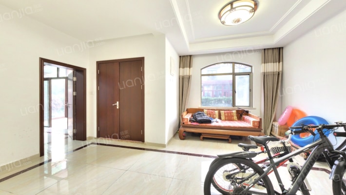 丽茵别墅二手房实景图