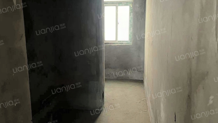 德信公园旁 毛坯房双卫三居 中间楼层 生活设施齐全-卫生间B