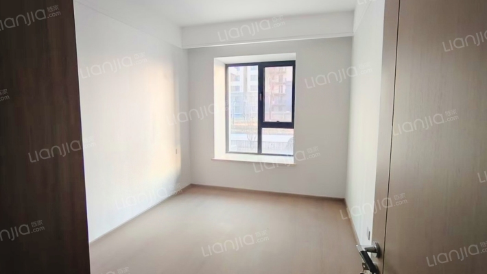 房子是个跃层装修好一天没住过集中供暖-卧室B