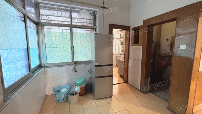 州工商银行宿舍二手房实景图