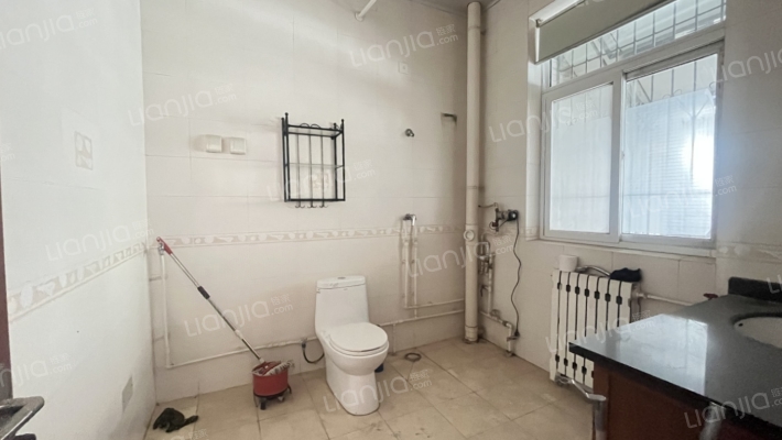 联合六号院 联排别墅 集中供暖 车位免费-卫生间C