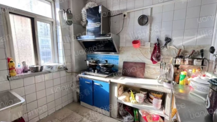 松林店商圈 凌云家属院正规一室一厅出售-厨房