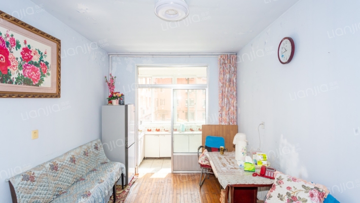 振安区教委楼二手房实景图