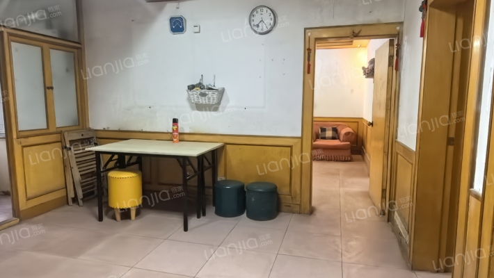 政法街 集中供暖 南北通透三居带小院-餐厅