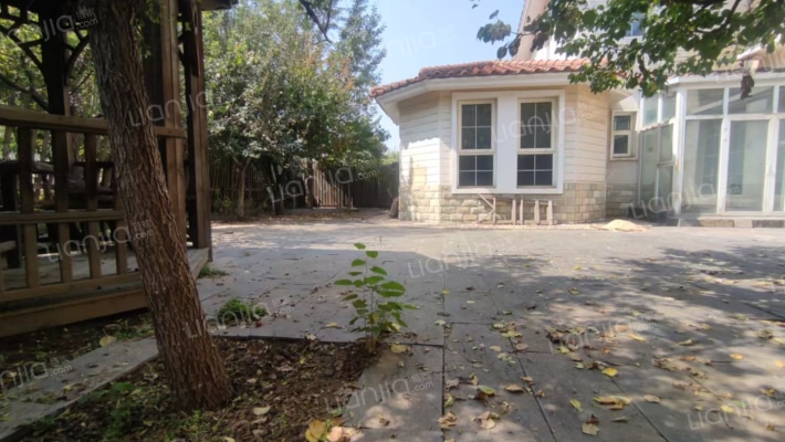 必看房，独栋琉璃湖别墅，产权清晰，无抵押-花园