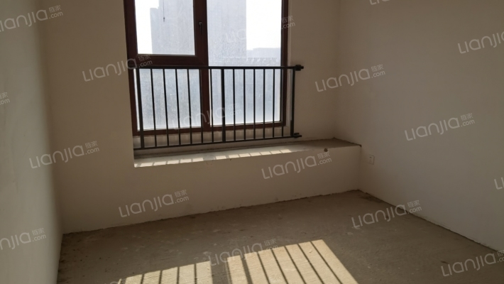 距离北京1900米，京西南大门，南北通透三居。-卧室A