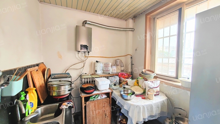 建设路173家属院  南北通透三居室 低楼层 购物方便-餐厅