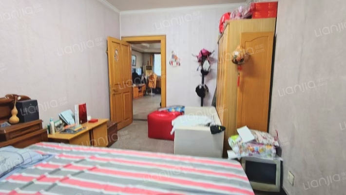 通透大四居，一楼无遮挡，范阳中路南-卧室A