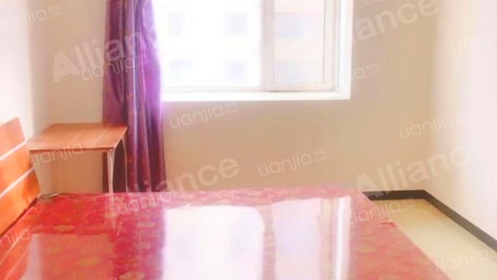 环境好，配套设施齐全! !方正户型，南向户型，-卧室