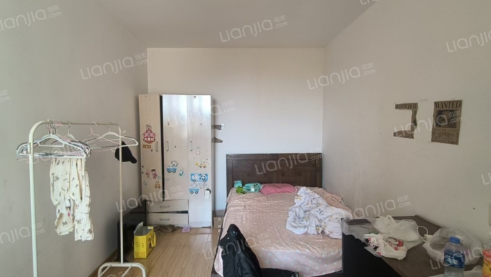 水岸花城全南两居，户型方正，简单装修-卧室B