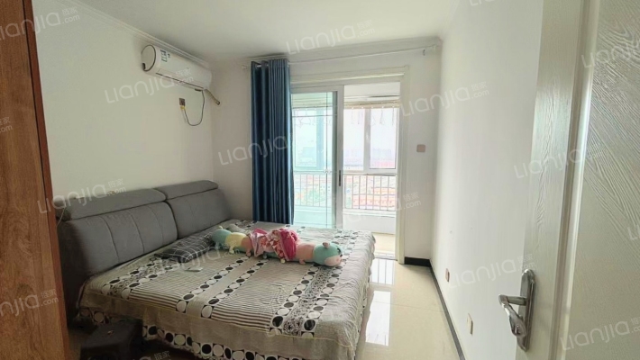 华阳路电梯房 中上楼层  采光好 简单装修-卧室A