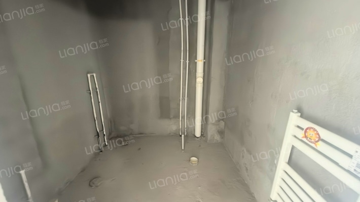 鸿坤理想湾南区 4室2厅 南 北-卫生间A