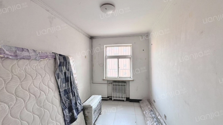 二康医院南侧新府阳光南北通透两居，带地下室-卧室B