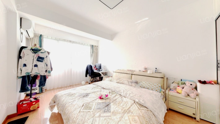 东新园雪峰苑二手房实景图