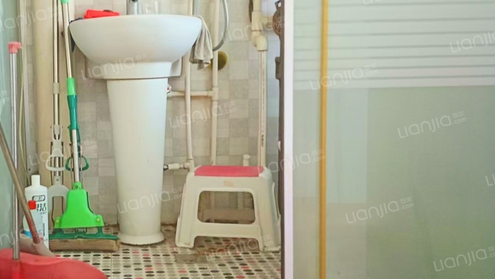 团结小区环境优美，标准现房，即买即住-卫生间