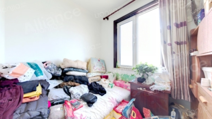 带电梯，采光嘎嘎好，真滴全天都不影响采光-卧室C