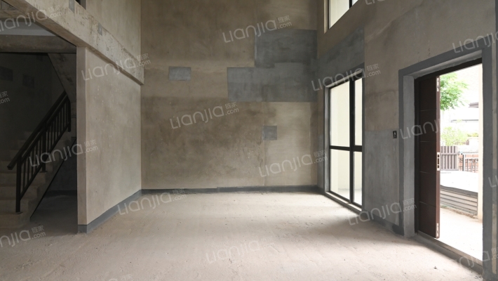 保利半山托斯卡纳二手房实景图