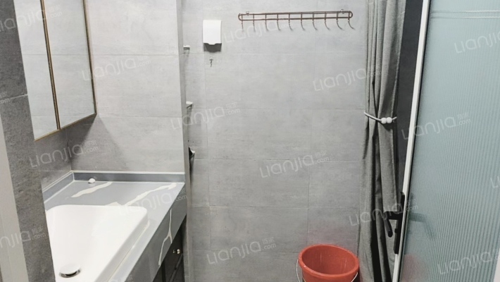 【鸿坤理想湾】全阳小三居室，婚房装修，东户无遮挡-卫生间