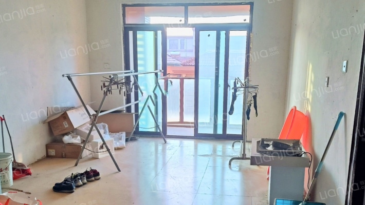 南太湖大道1056号二手房实景图