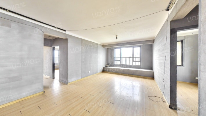 江畔名邸二手房实景图