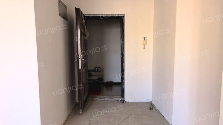 松林店 集中供暖 电梯房 毛坯房随意装修-门厅