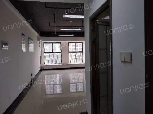 整租·翡翠国际 1室0厅 南