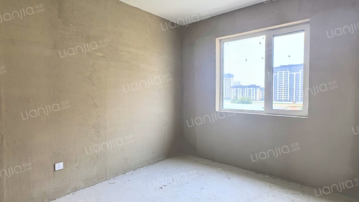 钻石商圈一层带院子钻石商圈去双语也方便-卧室C