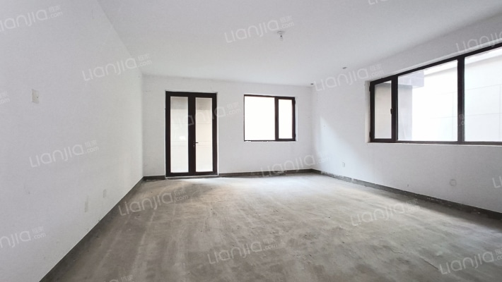 高铁商圈 鸿坤叠拼别墅 一层花园地下一层和下沉花园-客厅B