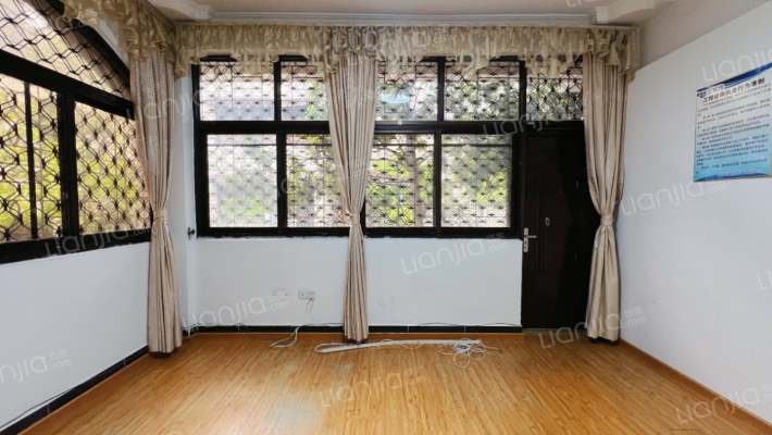 怡海地苑宅区二手房实景图