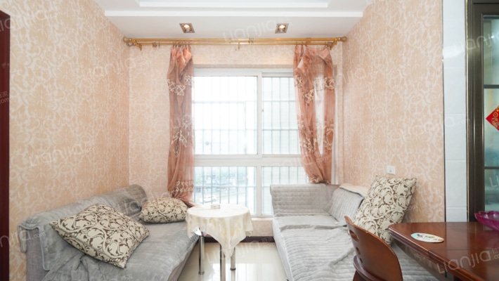 圣湖上城二手房实景图