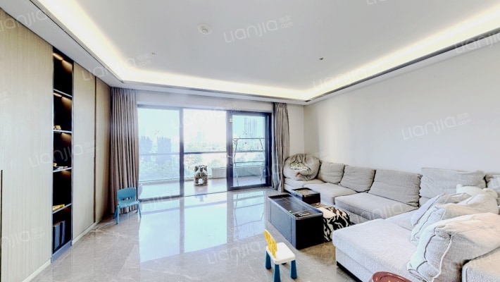 天安高尔夫珑园二手房实景图