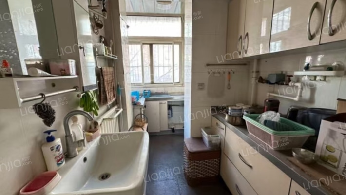 物探家属院板楼2层，正规两居，集中供暖-厨房