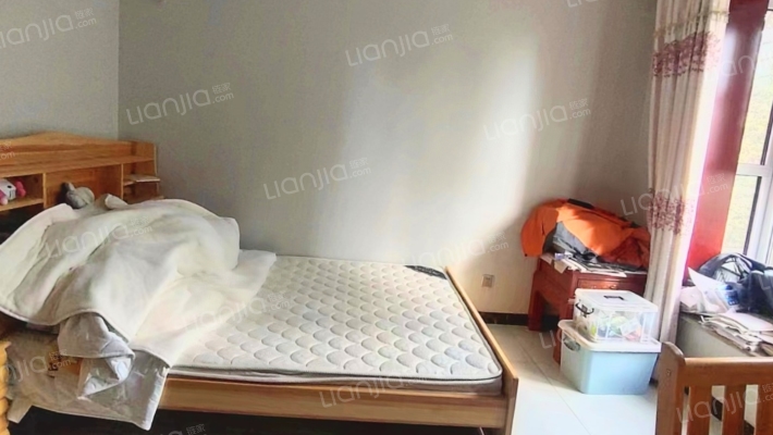 名流美域，满二，简单装修，小区环境优美，看房方便-卧室B