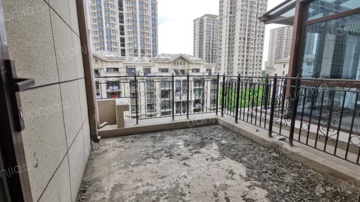 鸿坤理想湾北区 3室2厅 南 北-露台