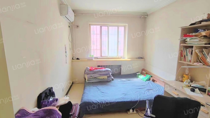 广场旁边公摊小板楼，南北通透大两居-卧室A