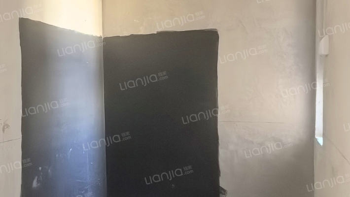 钻石商圈，双卧朝南，双卫生间，客厅带阳台，购物便捷-卫生间A