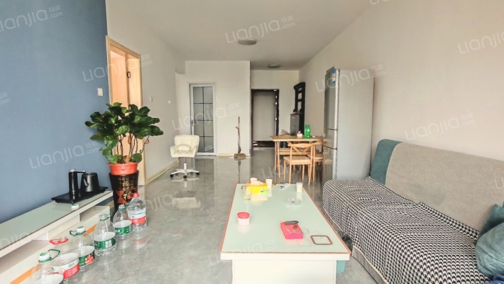 琉璃河三利中和城C区  已装修全阳两居室-客厅