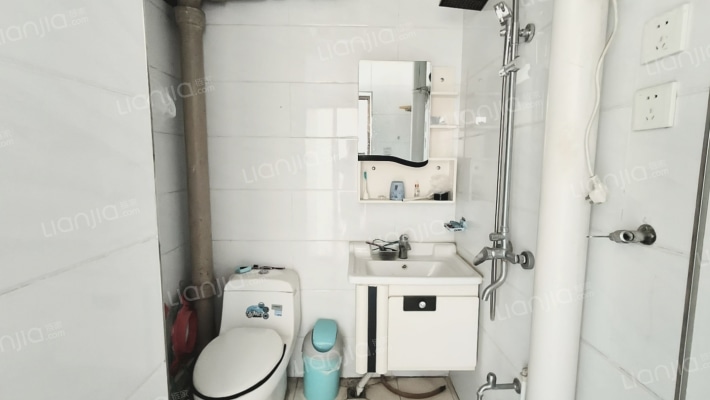 范阳路 水电小区中间楼层 集体供暖-卫生间