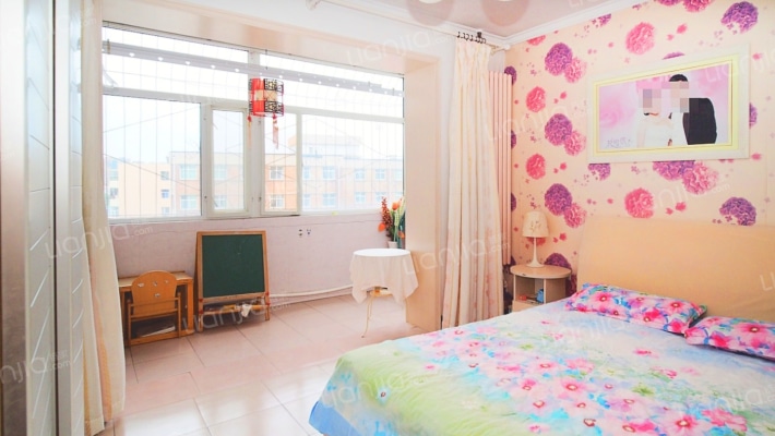 汽车配件公司家属楼二手房实景图